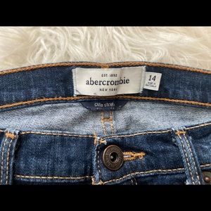 Girls Ambercrombie Flare Leg Jeans sz14